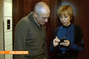  Вот так птицу берёшь, оттягиваешь и в свинью запускаешь