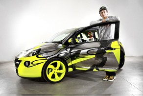 Автомобиль Opel Adam в цветах Валентино Росси