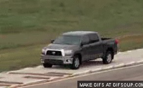 Заигрывает видать))