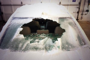 Как быстро разморозить стекло автомобиля?