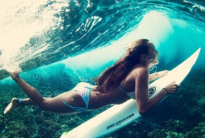 Оригинальные снимки девушек под водой