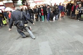 Уличный футбол