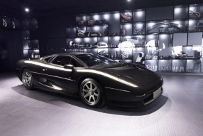 Найдено на eBay. Уникальный Jaguar XJ220