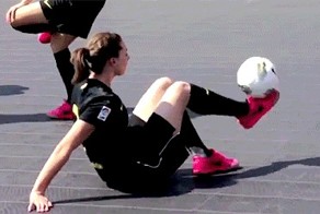 девушка и мяч