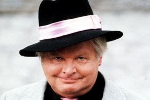 С днем рождения Бенни Хилл!