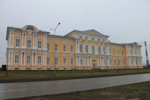 Дворец на помойке