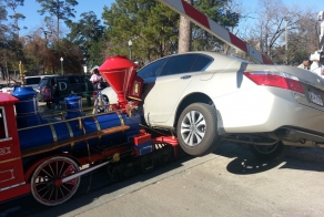 Необычное ДТП в парке атракционов