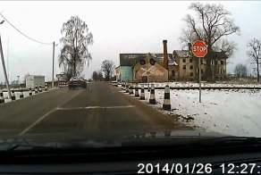 Всегда там так ездит