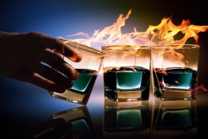 Горят синим пламенем: ТОП-5 коктейлей с огнем