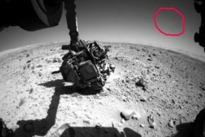 Curiosity заснял, как НЛО взлетает с Марса.