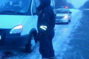 На трассе Омск-Тюмень в сломавшейся «Газели» чуть не замерзли 11 челов