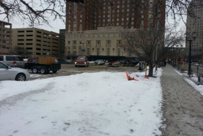 Загадочный случай: перевернутые машины на автостоянке 