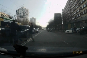 Москвич против Land Cruiser