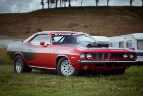 Драгстер выходного дня Plymouth 'Cuda 340