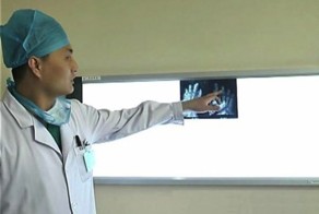 Девочка игралась с кухонным ножом и отрезала себе пальцы