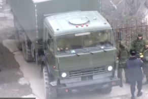 Украинские МВД делятся печеньками с русскими ВС 