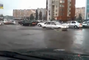 Как правильно передвигаться во время дождя