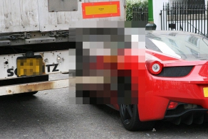 Грузовик наехал на Ferrari 458 Italia