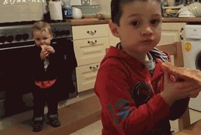 С этой пиццей что-то не так