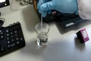 В Китае создали бумагу, на которой можно печатать водой