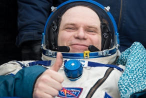 Россияне вернулись из космоса