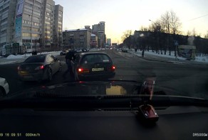 Барнаул, неадекватный водитель Р095УР22RUS