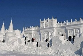 Потрясающие снежные скульптуры