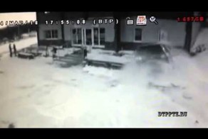 Из ниоткуда не возьмись, появился внедорожник