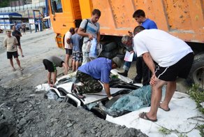 Авария дня 1445. В Сочи перевернулся самосвал