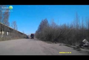 Водила фуры идиот!