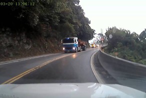 Странное ДТП в на китайском серпантине озадачило всех