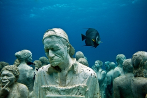 Подводный музей в Канкуне