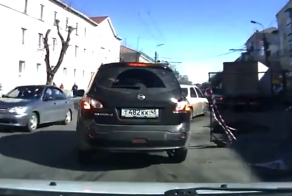 Блондинка на ниссане