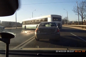 Смотрю направо, еду налево