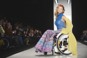 Необычный показ моды