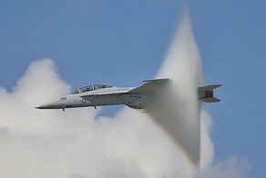 Самолеты летящие со сверхзвуковой скоростью