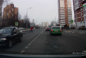 Девушка сбила школьника