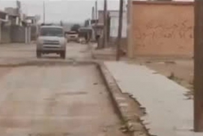 Точное попадание снаряда в пикап сирийских боевиков