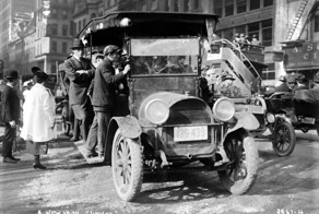 Где и когда появились первые маршрутные такси