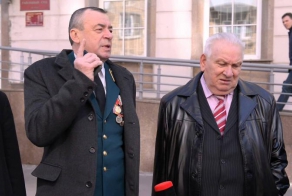 Блокада. Дождь. Суд.