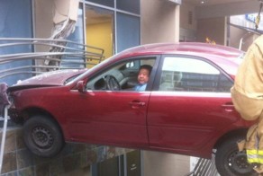 Бабушка за рулём...