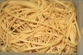 Как делают лапшу быстрого приготовления