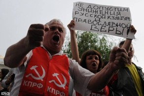 Маразм крепчал
