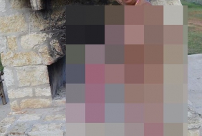 Бабуля шлет внучку фотографию из деревни
