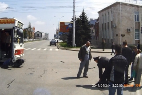 Скутерист и автобус