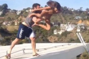 Миллионер в  сбросил порнозвезду с крыши 