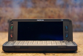 Хороший был смартфон, который был у моей жены