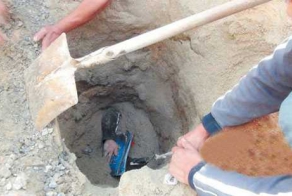 Шлем спас женщину, похороненную заживо под тоннами песка