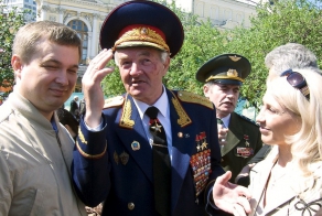 Не все то , что с орденами - ветеран. 