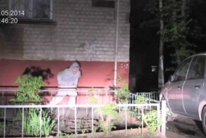 Застукали пацана!